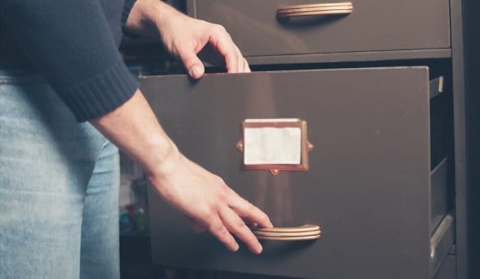 Ten confianza Día del Maestro Mojado Cómo abrir una cerradura de cajón sin llave? – 2 Métodos - Fetasa
